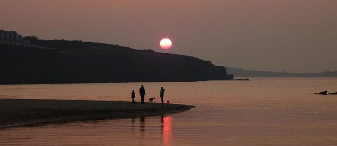 Porth Beach Tourist Park Booking